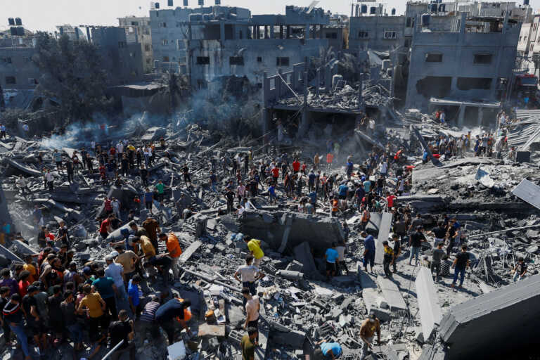 7.028 νεκροί στη Γάζα λέει η Χαμάς – Δεν θέλουμε άλλο μέτωπο ξεκαθαρίζει το Ισραήλ