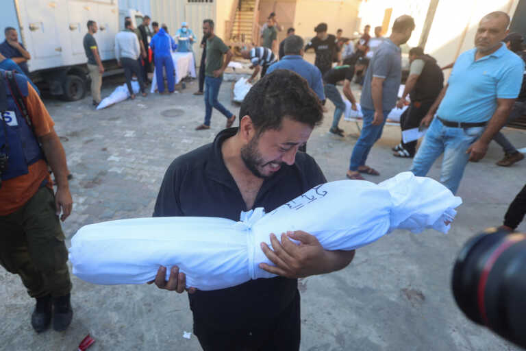 Έφτασαν τους 8.525 οι νεκροί στη Γάζα, ανακοίνωσε η Χαμάς - Δραματική προειδοποίηση ΠΟΥ