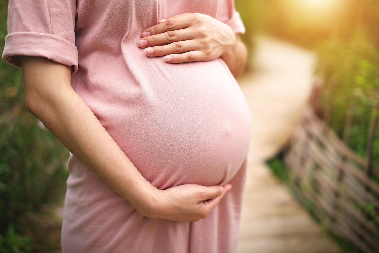 Έγκυος στον ένατο μήνα καταγγέλλει ξυλοδαρμό από τον επιχειρηματία σύντροφό της