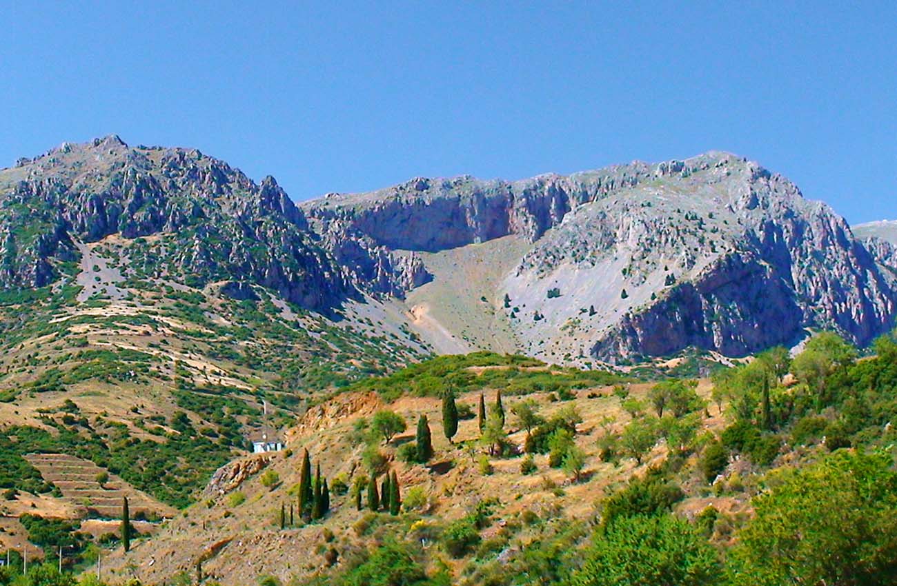 Panoramic view of Mount Parnassus. This mountain in central Greece overlooks the city of Delphi. Particularly venerated in Antiquity, it was consecrated both to the god Apollo and to the nine Muses.