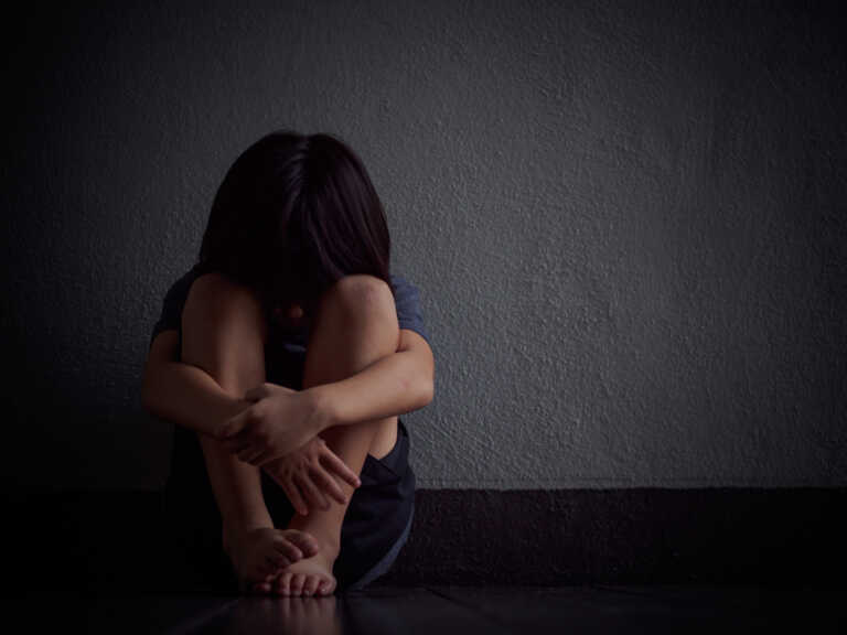 Έτσι έζησε τη φρίκη η 13χρονη στο σχολείο της δυτικής Αττικής - Πώς περιέγραψε τον ομαδικό βιασμό της από τους ανήλικους συμμαθητές της