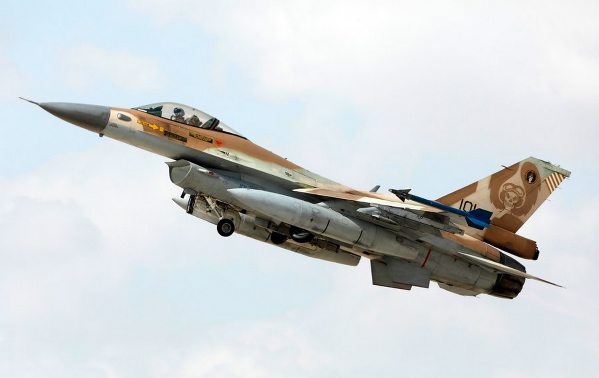 Μέση Ανατολή: Αεροπορική επιδρομή του Ισραήλ εναντίον «στρατιωτικών υποδομών» στη Συρία