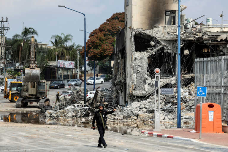 Συνολικά 149 Έλληνες έχουν εγκλωβιστεί στο Ισραήλ - «Άμεσα ο επαναπατρισμός τους», λέει το ΥΠΕΞ