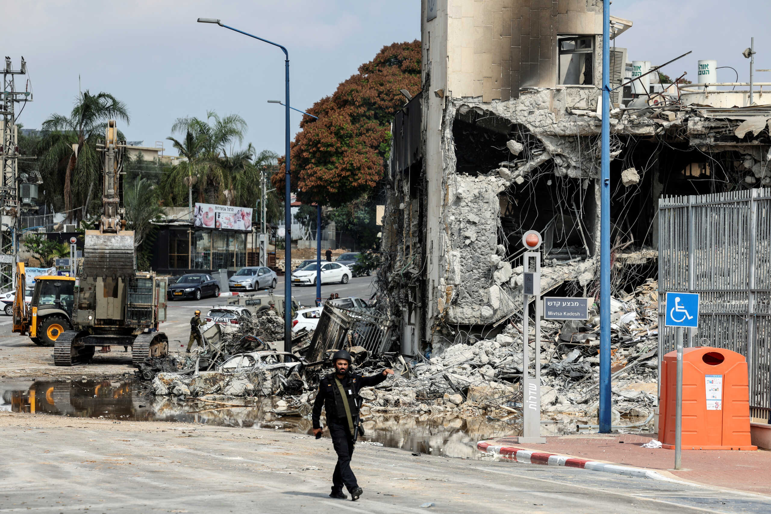 Πόλεμος στο Ισραήλ: Συνολικά 149 Έλληνες έχουν εγκλωβιστεί στη χώρα – «Άμεσα ο επαναπατρισμός τους», λέει το ΥΠΕΞ
