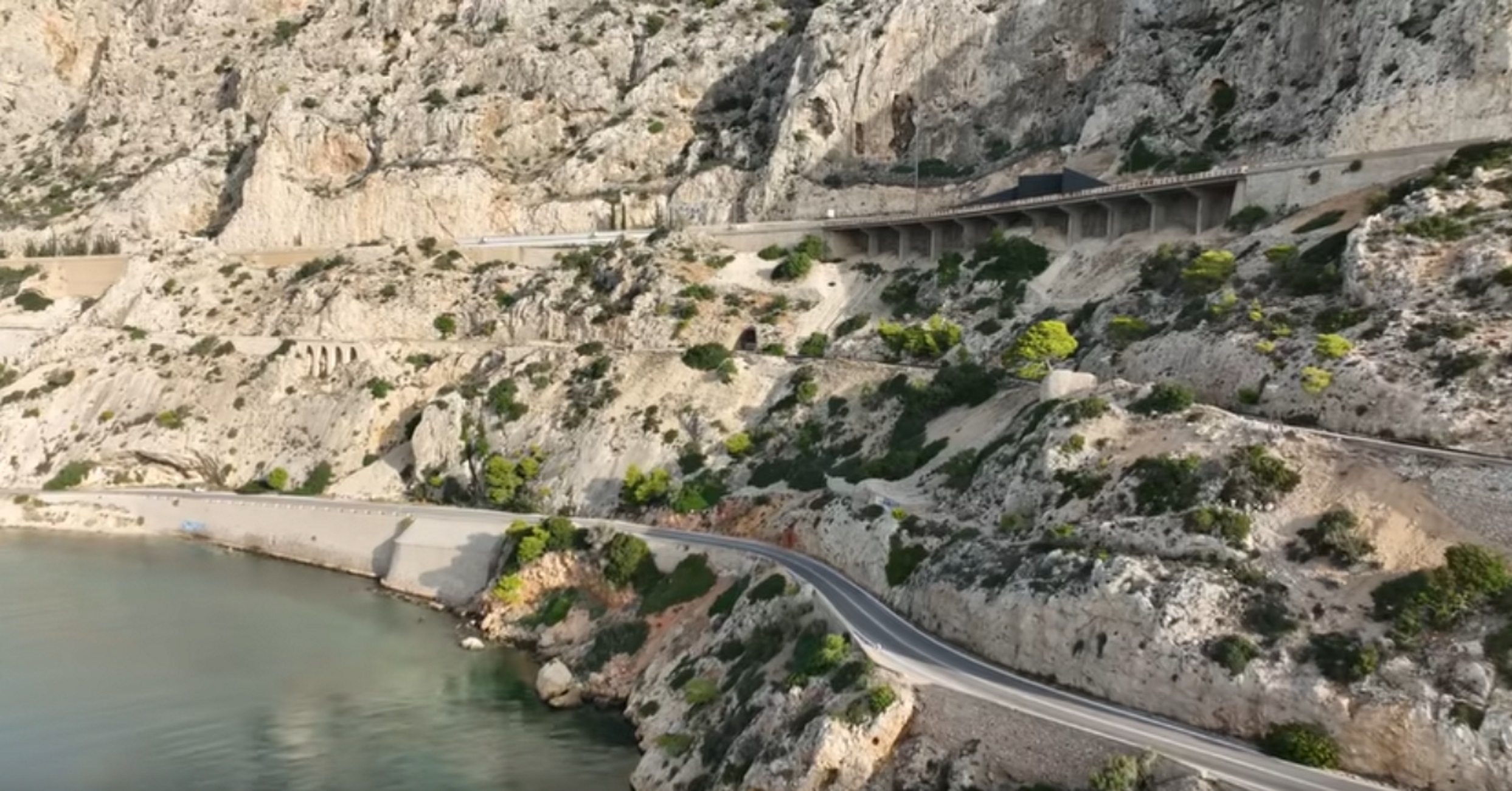 Κακιά Σκάλα: Τα αθέατα πυροβολεία του Β’ Παγκοσμίου Πολέμου – Δείτε βίντεο