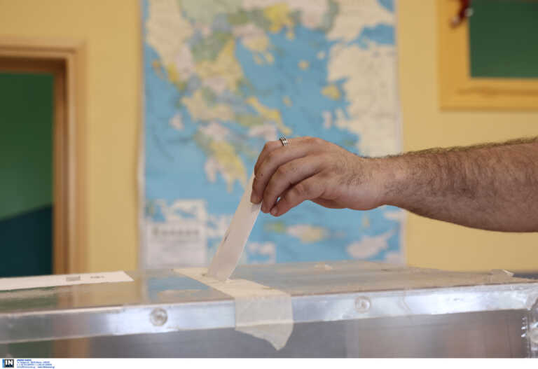Με καθυστέρηση άνοιξαν οι κάλπες σε δυο εκλογικά τμήματα στη Ναυπακτία – Άργησαν οι δικαστικοί αντιπρόσωποι
