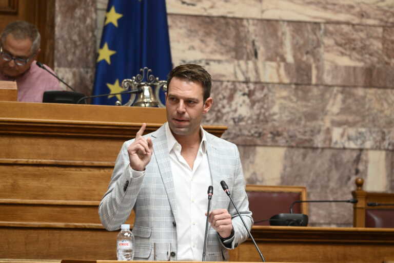 «Πυρά» Κασσελάκη στην κυβέρνηση, στην πρώτη του ομιλία του στην Κ.Ο. του ΣΥΡΙΖΑ: Αντί για την ανακούφιση, το μόνο που έχουν για τους πολίτες είναι... χαστούκια