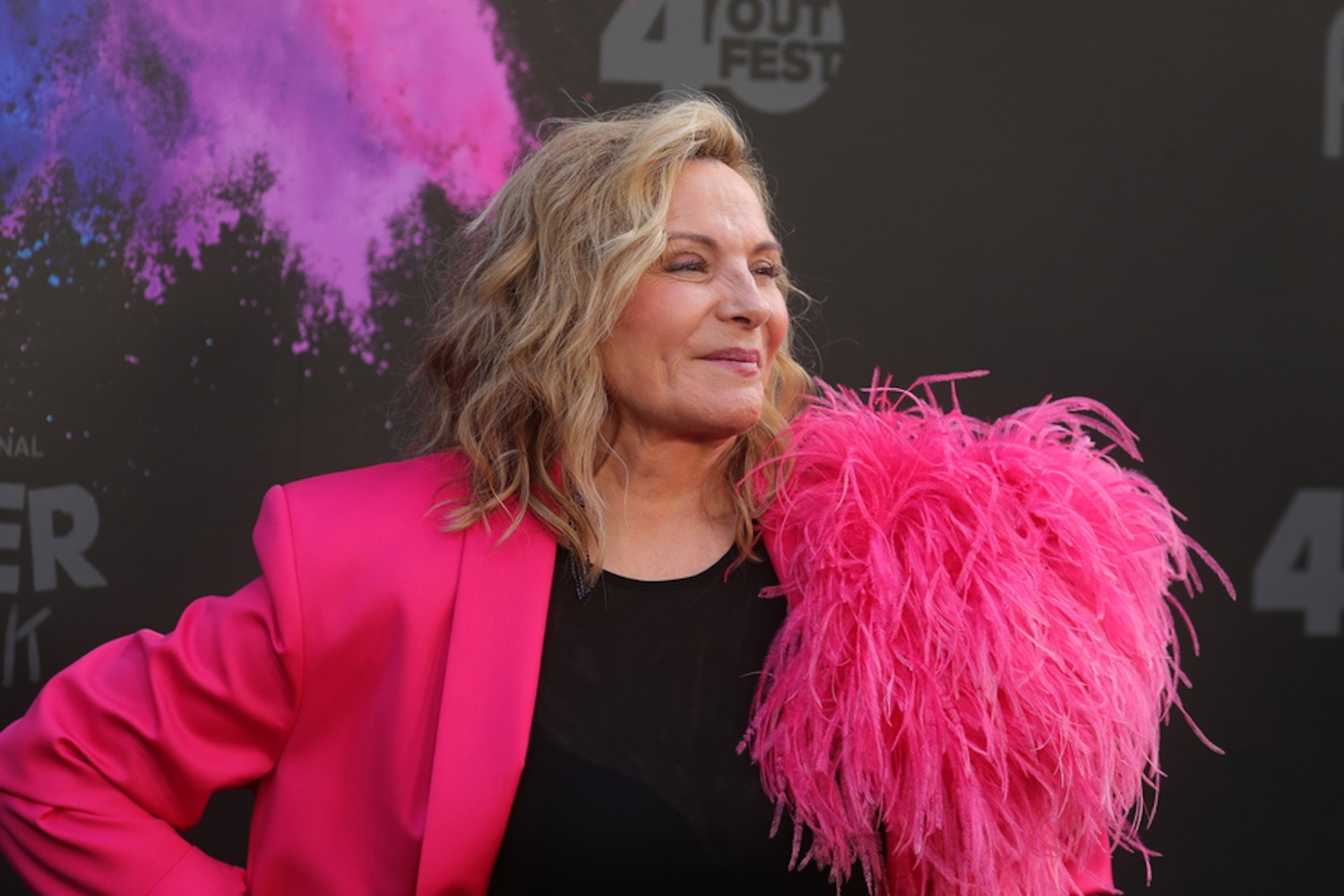 Kim Cattrall: Η Samantha του Sex and the City ποζάρει με εσώρουχα στα 67 της και εντυπωσιάζει