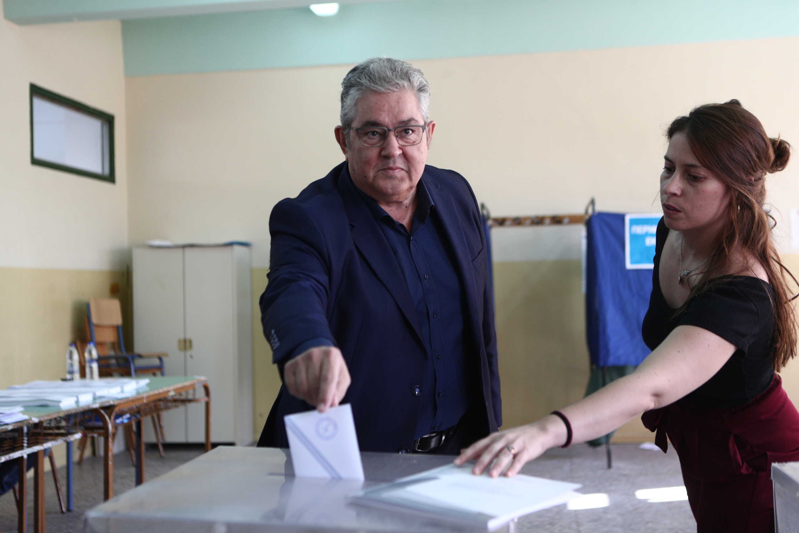 Εκλογές 2023: Ο Δημήτρης Κουτσούμπας ψήφισε στη Νέα Ιωνία