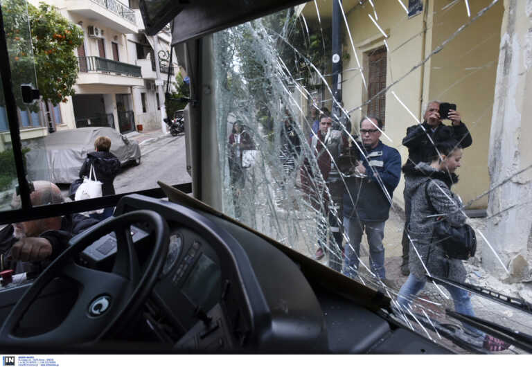 Επιθέσεις ανεγκέφαλων με πέτρες σε λεωφορεία - Φόβος και τρόμος στο Ηράκλειο για οδηγούς και επιβάτες
