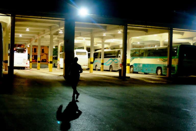 Εκκενώθηκε λεωφορείο των ΚΤΕΛ που ταξίδευε από Αθήνα για Λάρισα μετά από τηλεφώνημα για βόμβα