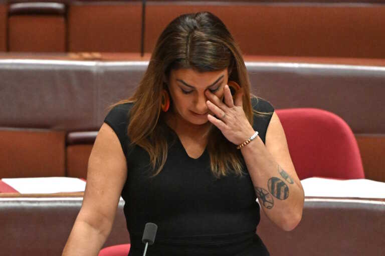 Νεοναζί απείλησε Αβορίγινα γερουσιαστή - Οργή στην Αυστραλία 9 ημέρες πριν το δημοψήφισμα για τους αυτόχθονες