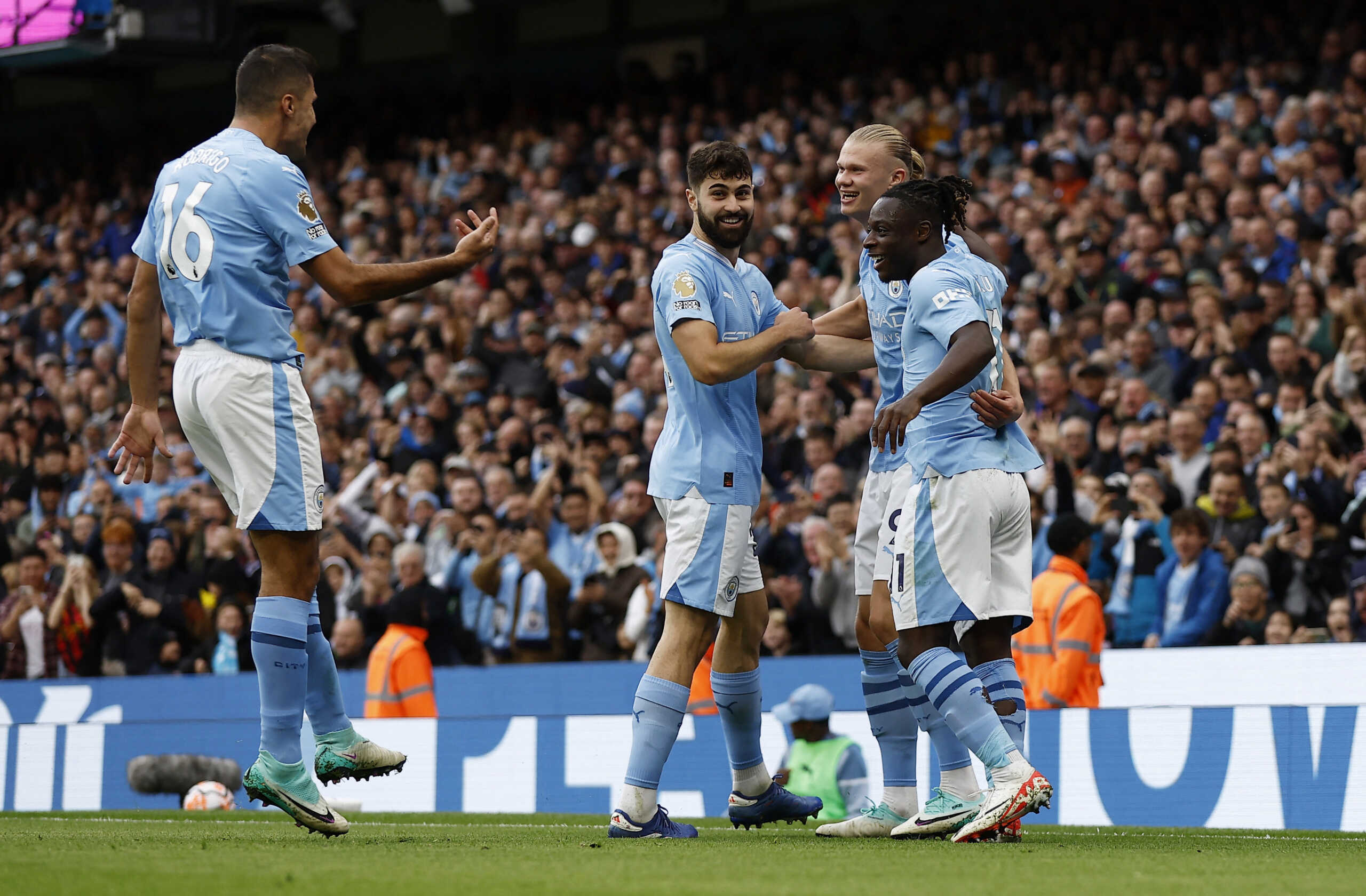 Soccer Football - Premier League - Manchester City v Brighton & Hove Albion - Etihad Stadium, Manchester, Britain - October 21, 2023  Manchester City's Erling Braut Haaland celebrates scoring their second goal with teammates Action Images via Reuters