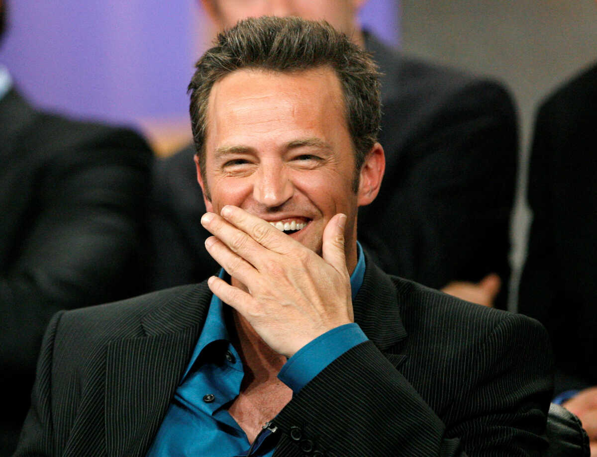 Πέθανε ο Matthew Perry – Θρήνος για τον θάνατο του «Chandler Bing» από τα Φιλαράκια