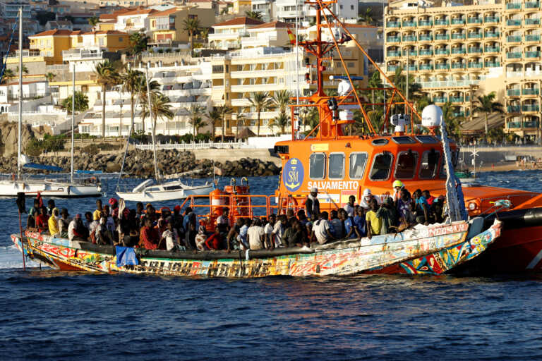 Περισσότεροι από 1.000 μετανάστες έφτασαν χθες στα Κανάρια Νησιά