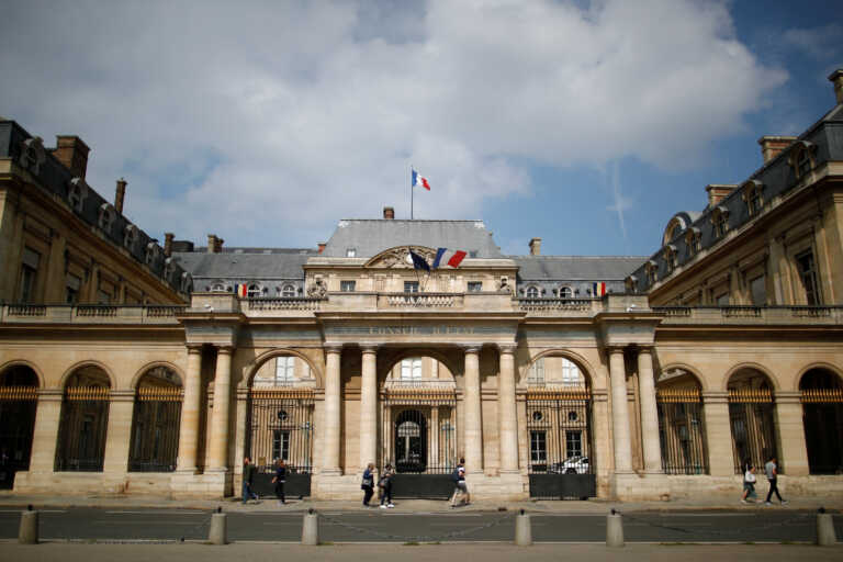 Παρίσι: Ξεκινά η δίκη συμμάχου του Μακρόν για κατάχρηση ευρωπαϊκών κονδυλίων