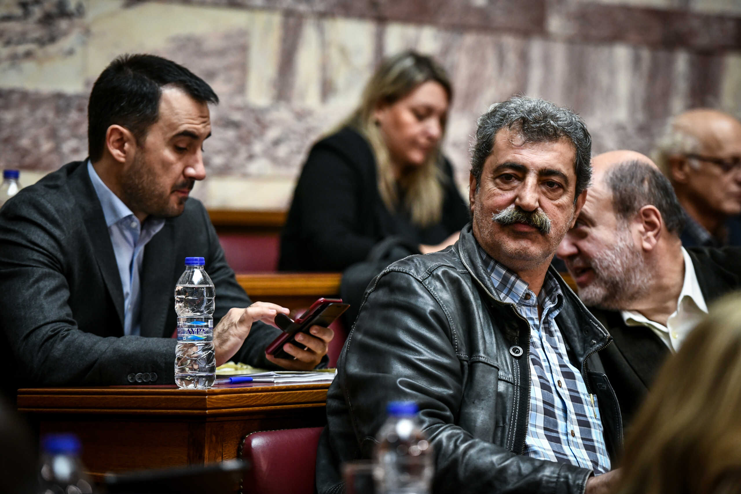 Óôéãìéüôõðááðü ôçí óõíåäñßáóç ôçò êïéíïâïõëåõôéêÞò ïìÜäáò ôïõ ÓÕÑÉÆÁ,ÔåôÜñôç 4