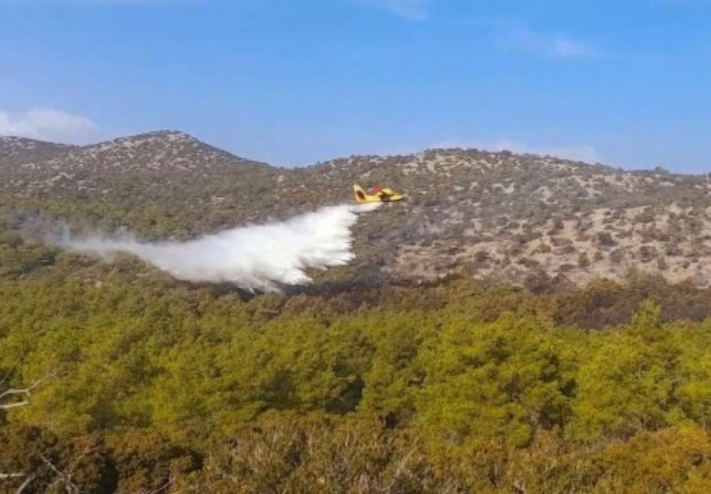 Ρόδος: Υπό έλεγχο η φωτιά στην Κυμισάλα – Έκαψε 150 στρέμματα δάσους