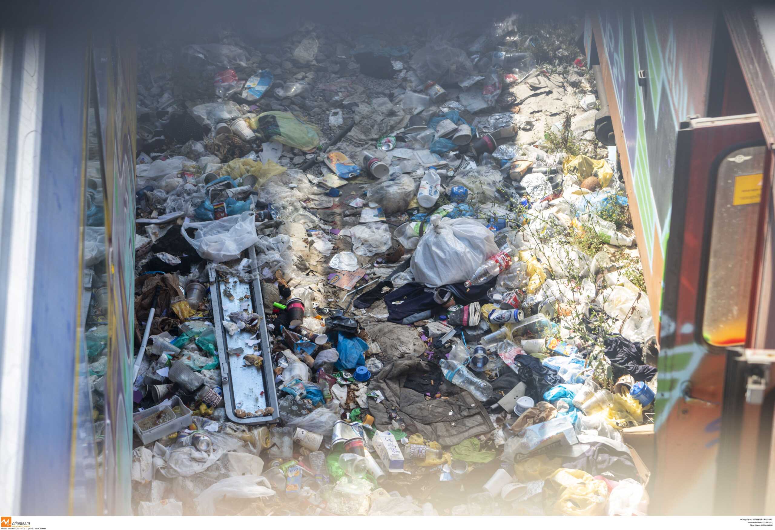 Θεσσαλονίκη: Πόλη – σκουπιδότοπος μετά τον Διεθνή Ημιμαραθώνιο, δείτε εικόνες