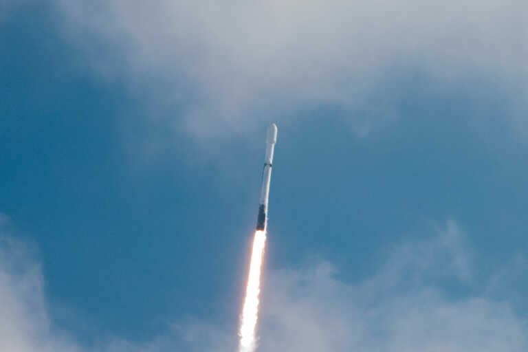 Η SpaceX στέλνει στο διάστημα τέσσερις ευρωπαϊκούς δορυφόρους