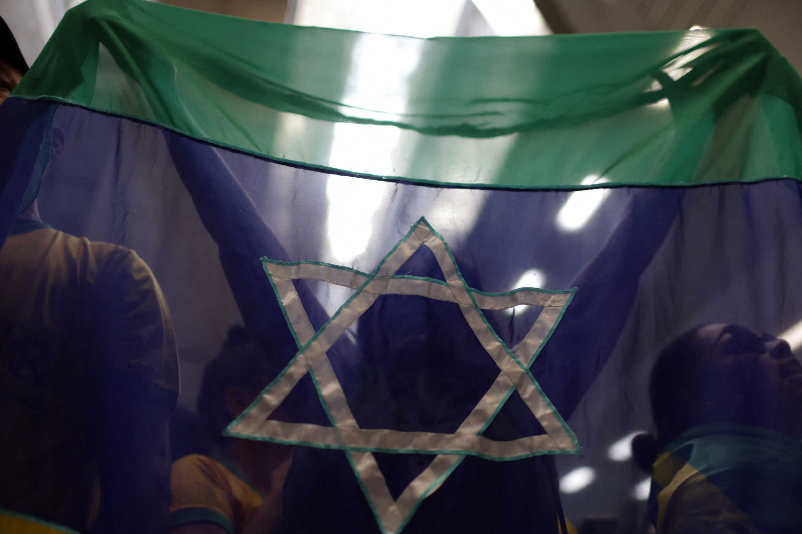 Γερμανία: Σημαδεύουν τα σπίτια των Εβραίων με το Αστέρι του Δαβίδ – Ανατριχιαστικές εικόνες