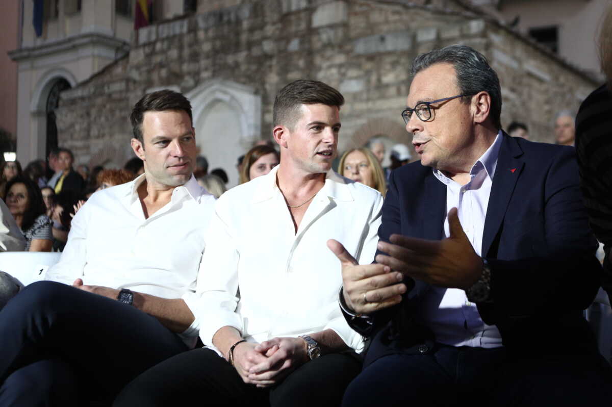 Κεντρική προεκλογική συγκέντρωση της Δημοτικής Κίνησης "Ανοιχτή Πόλη" και του επικεφαλής και υποψηφίου δημάρχου Αθηναίων Κώστα Ζαχαριάδη στην Πλατεία Μοναστηράκι, Πέμπτη 5 Οκτωβρίου 2023.
(ΔΗΜΗΤΡΟΠΟΥΛΟΣ ΣΩΤΗΡΗΣ