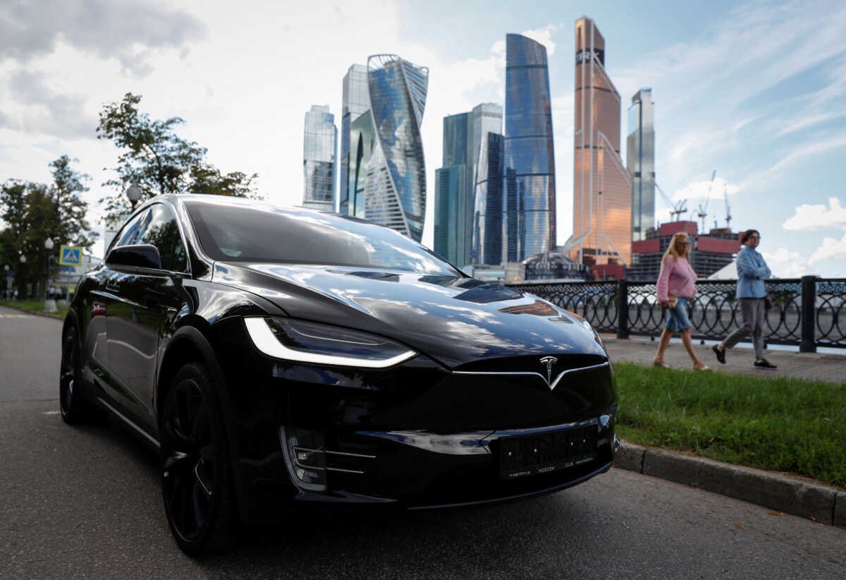 Η Tesla ανακάλεσε σχεδόν 55.000 οχήματα λόγω βλάβης