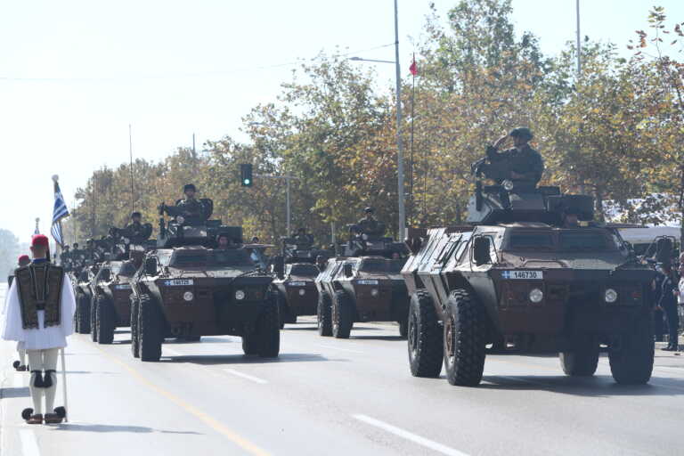 Δέος και περηφάνια στην στρατιωτική παρέλαση στην Θεσσαλονίκη για την 28η Οκτωβρίου - Όλα όσα έγιναν