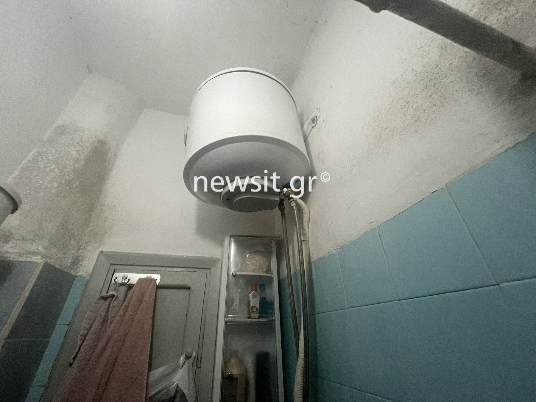 Θεσσαλονίκη: Φωτογραφίες ντοκουμέντα από το μπάνιο όπου πέθανε από ηλεκτροπληξία η 24χρονη