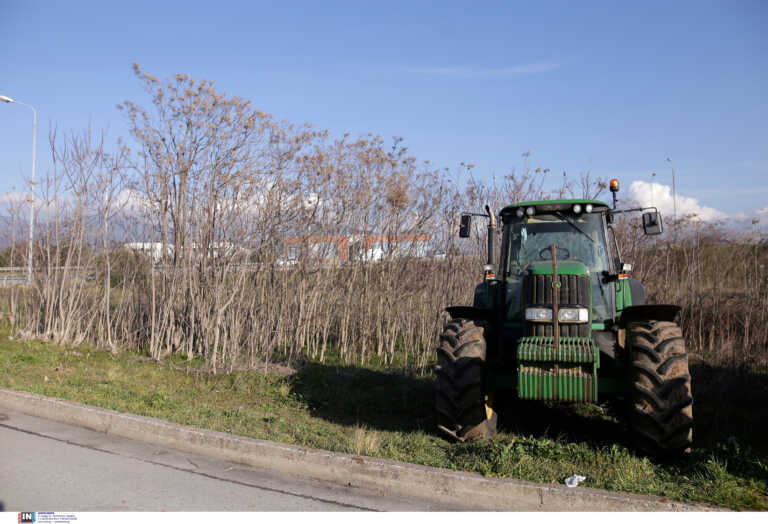 Μειώνεται το ΦΠΑ για τα αγροτικά μηχανήματα – Για ποιες εργασίες πάει στο 4%
