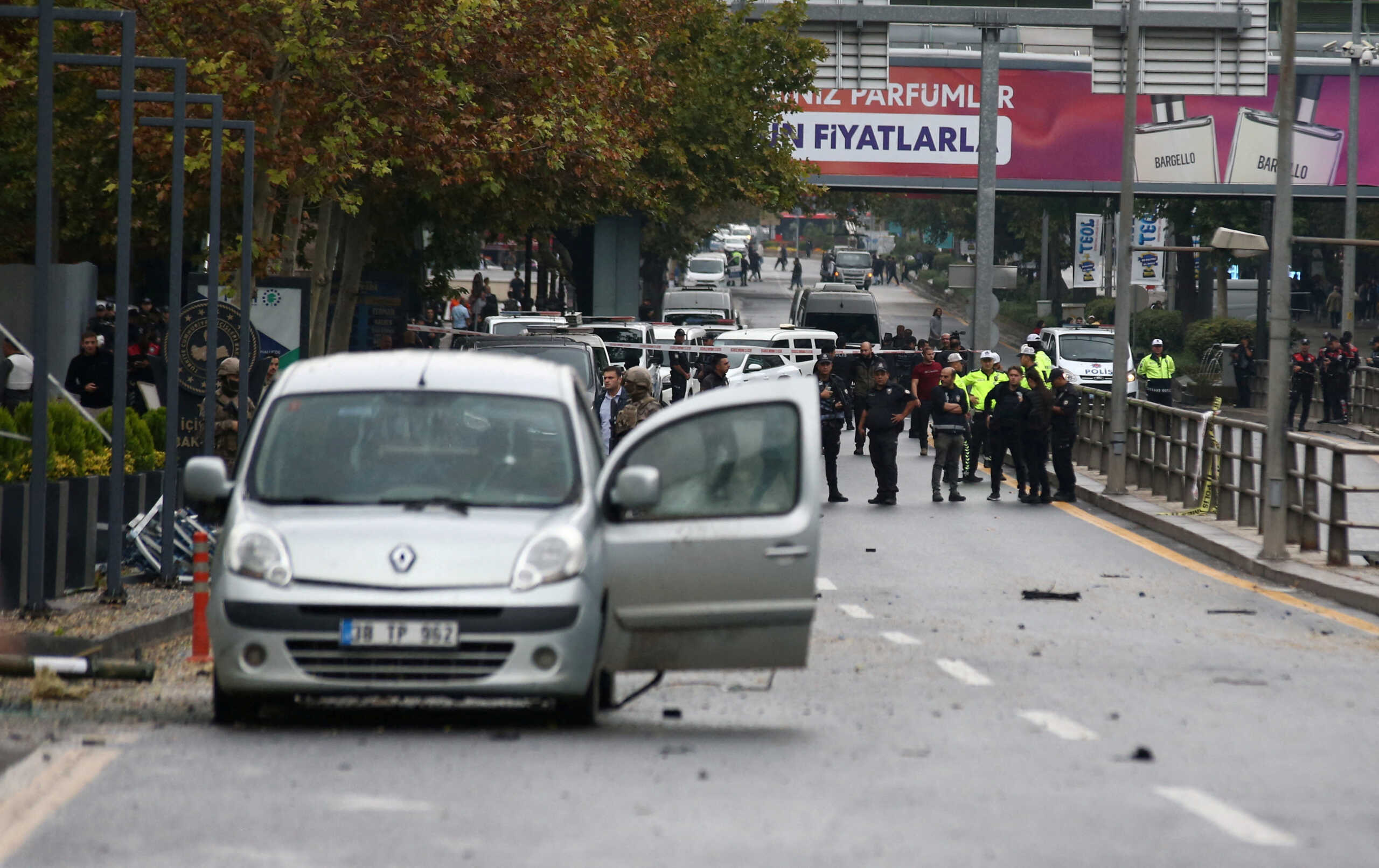 Security forces are seen outside the Interior Ministry at the scene of a bomb attack in Ankara, Turkey October 1, 2023. REUTERS