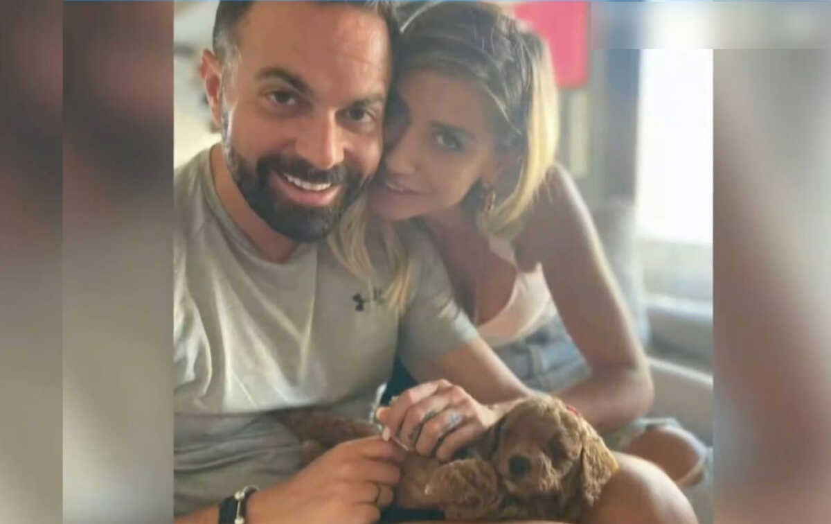 Συγκινεί ο Ηλίας Βρεττός: «Σε χάσαμε από την μία στιγμή στην άλλη, η καρδιά μου έχει σκιστεί στη μέση»