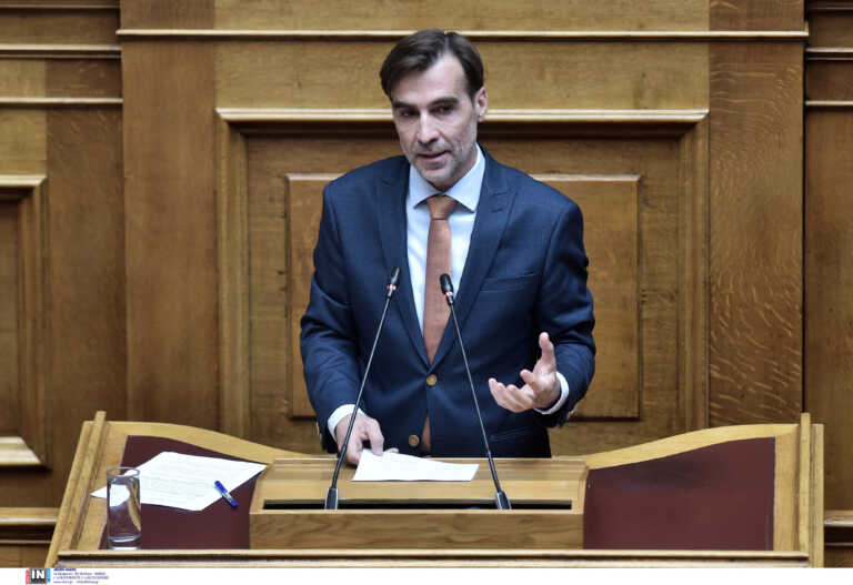 «Δεν παραδίδω την έδρα μου» απαντά στην Κωνσταντοπούλου ο βουλευτής της Πλεύσης Ελευθερίας Μιχάλης Χουρδάκης