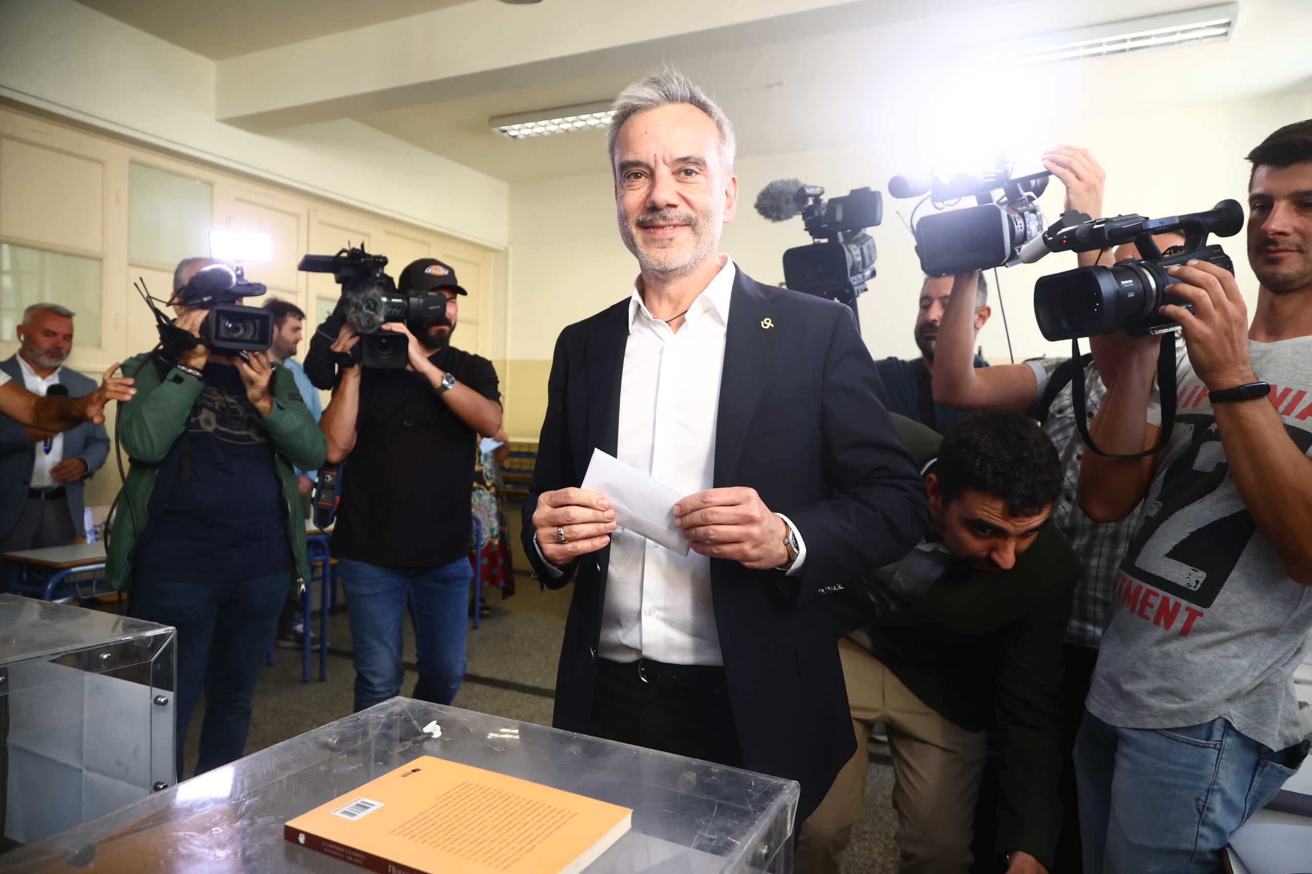 Ψηφοφορία για τις αυτοδιοικητικές εκλογές από τον υποψήφιο δήμαρχο Θεσσαλονίκης Κωνσταντίνο Ζέρβα, Κυριακή 8 Οκτωβρίου 2023.