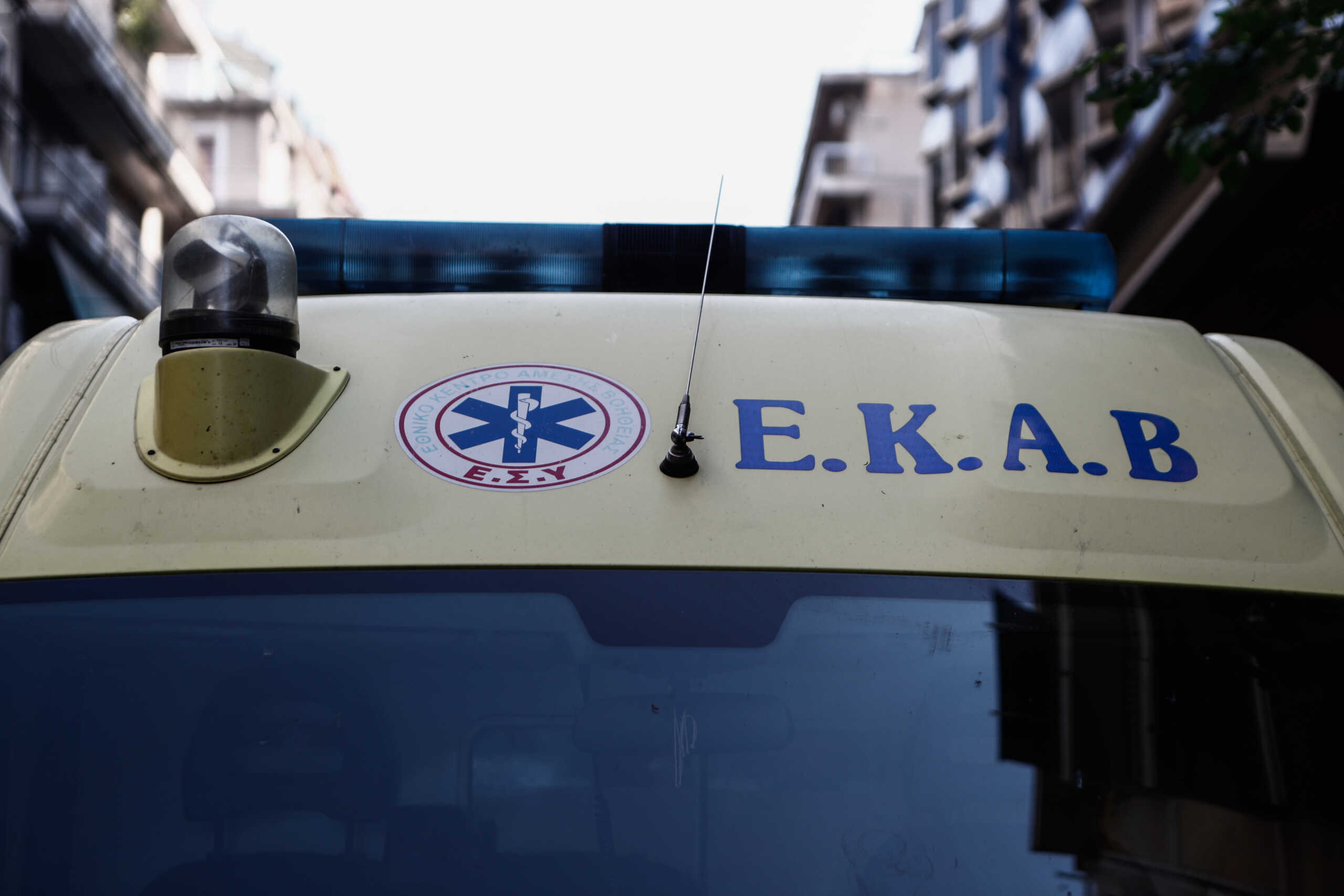 Δράμα: ΚΤΕΛ παρέσυρε και σκότωσε άνδρα που προσπαθούσε να σώσει έναν σκύλο