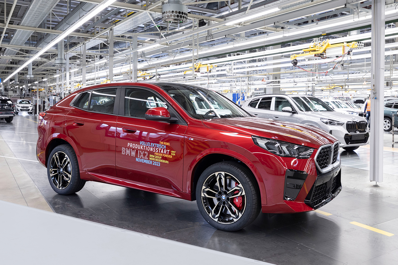 H νέα BMW X2 βγαίνει για πρώτη φορά από τη γραμμή συναρμολόγησης στο Regensburg