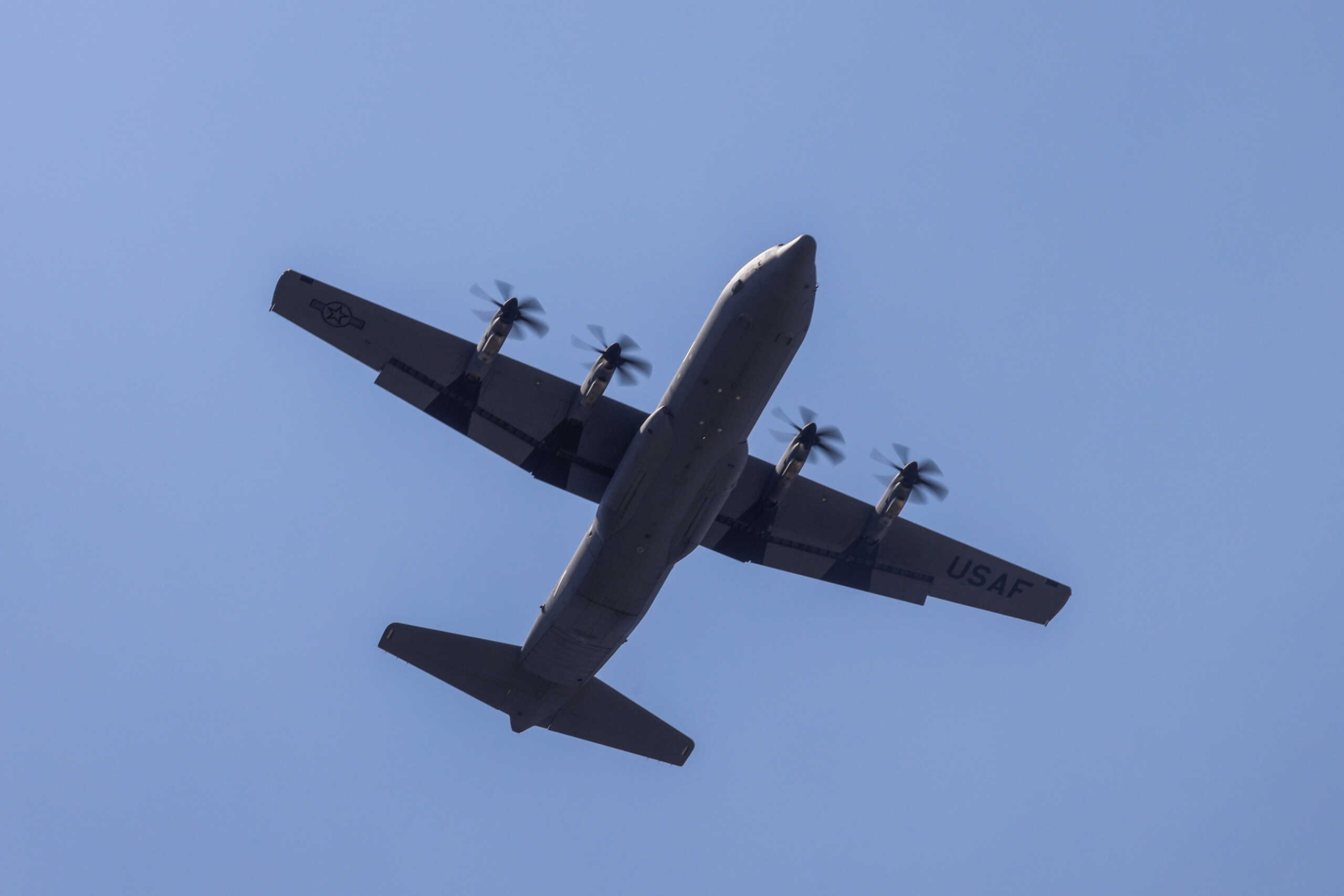 Πτήση αεροσκαφών C-130 των ΗΠΑ και της Ελλάδας πάνω από την Αθήνα στο πλαίσιο της διμερούς άσκησης "Stolen Cerberus", Τετάρτη 11 Μαΐου 2022.
(ΓΙΩΡΓΟΣ ΚΟΝΤΑΡΙΝΗΣ