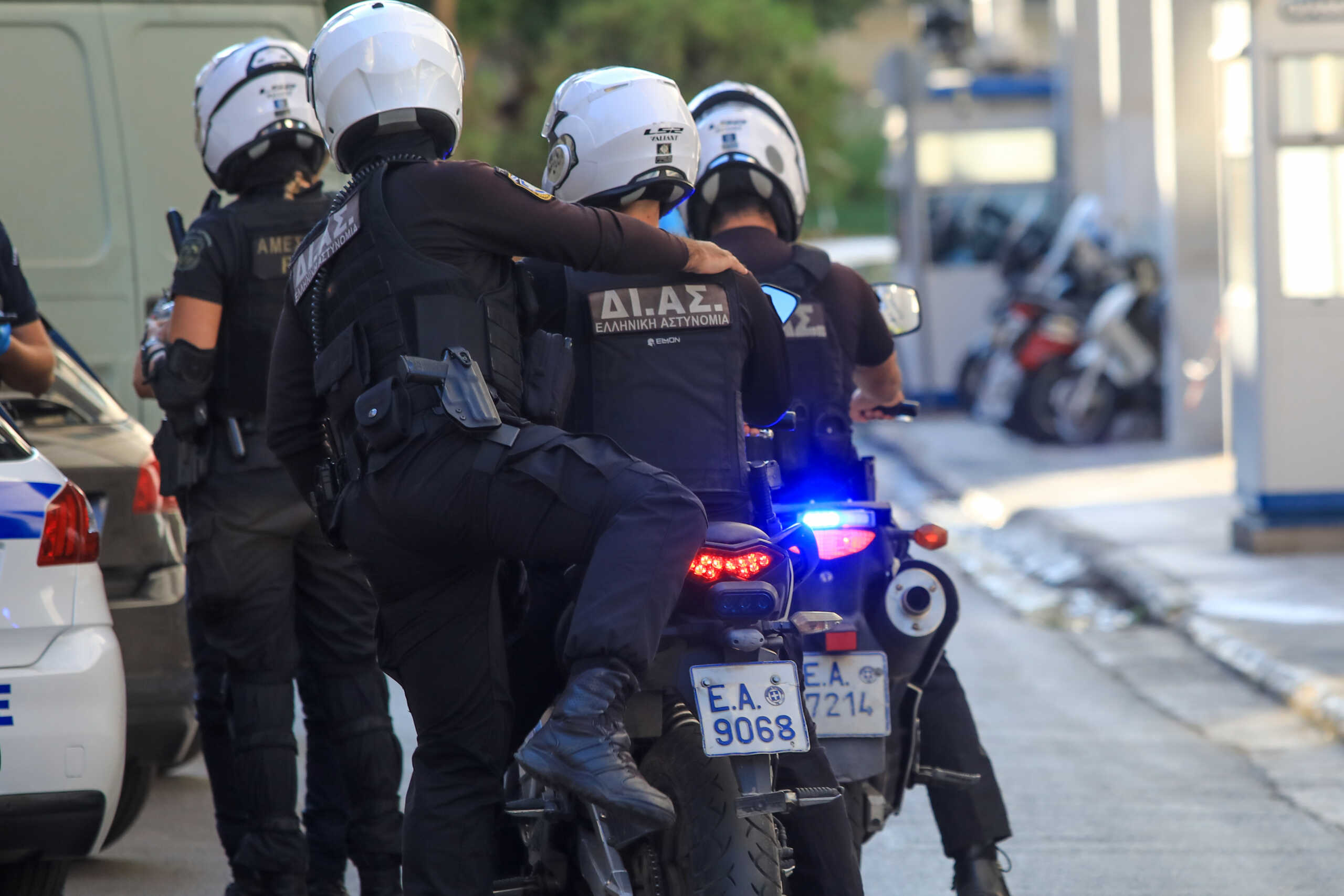 Έπιασαν τους διαρρήκτες την ώρα που προσπαθούσαν να μπουν σε διαμέρισμα της Νέας Ιωνίας