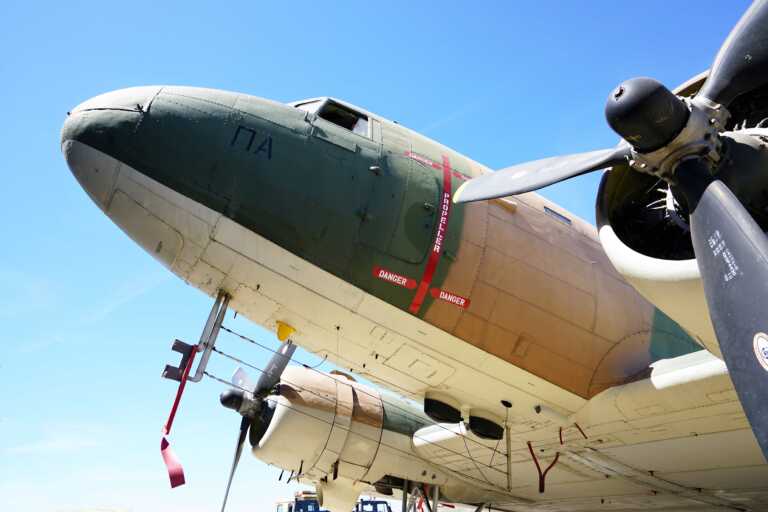 Έτοιμη για απογείωση η θρυλική Dakota «Ποσειδώνας» - Νέο μέλος στα εμβληματικά αεροσκάφη της Πολεμικής Αεροπορίας