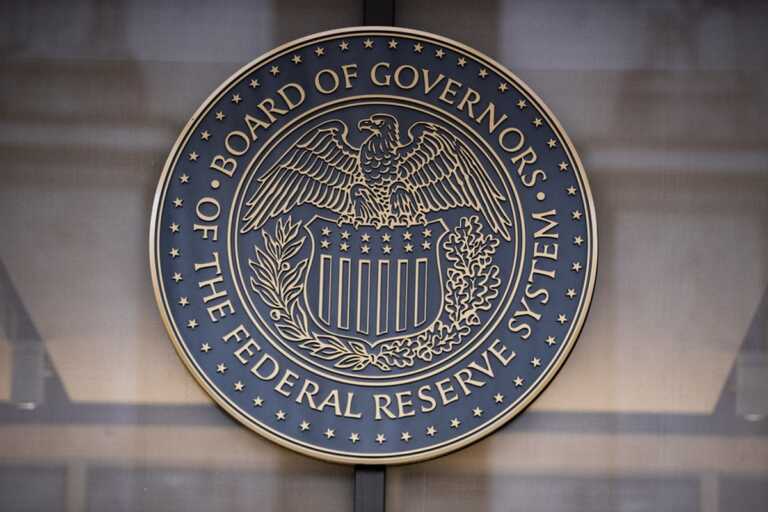 Ικανοποίηση στις αγορές από τις αποφάσεις της Fed για αμετάβλητα επιτόκια - Τα δεδομένα για την επόμενη ημέρα - Φόβοι και προσδοκίες