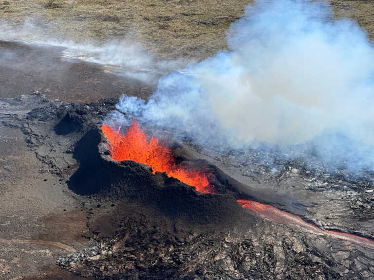 Τρόμος στην Ισλανδία για μεγάλη έκρηξη ηφαιστείου - Χιλιάδες σεισμοί, εκκενώθηκε πόλη