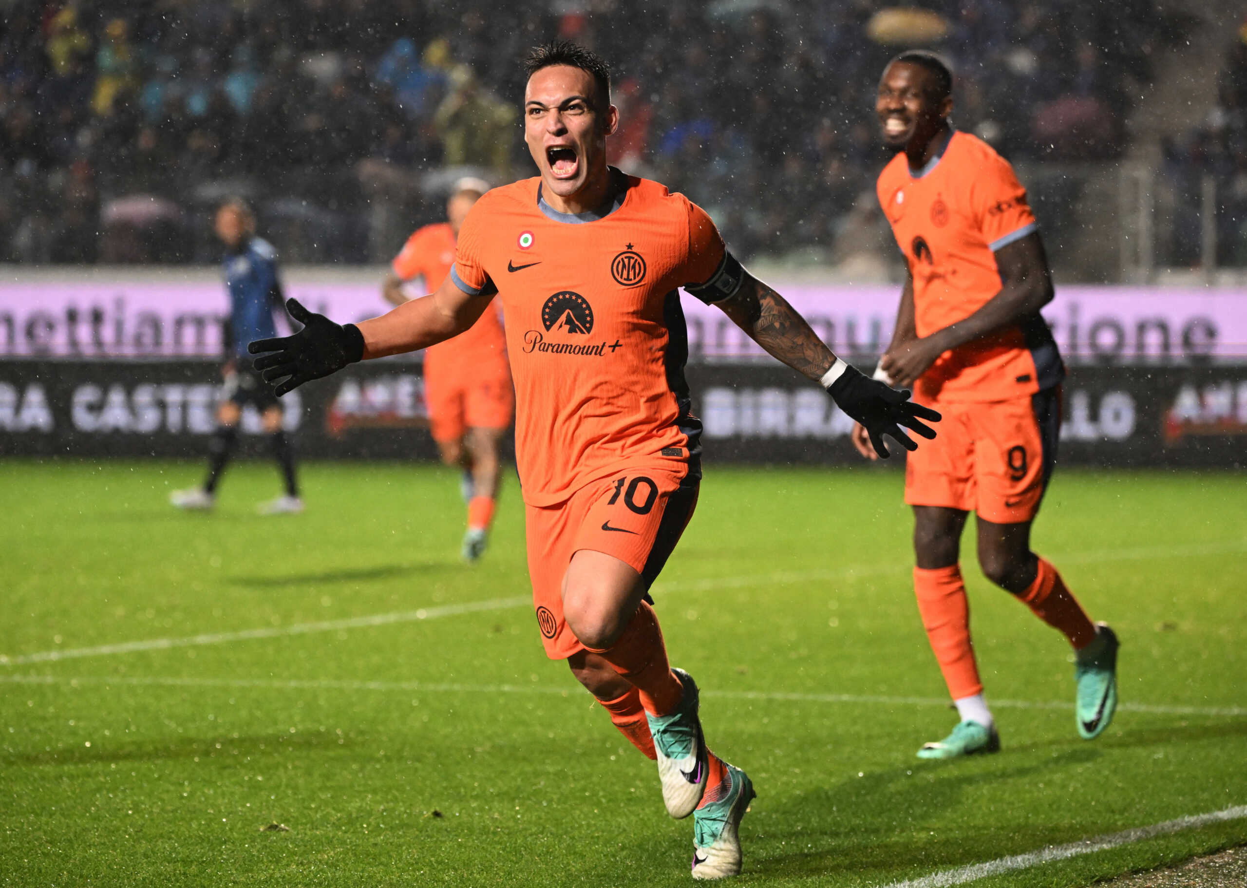 Soccer Football - Serie A - Atalanta v Inter Milan - Stadio Atleti Azzurri, Bergamo, Italy - November 4, 2023 Inter Milan's Lautaro Martinez celebrates scoring their second goal REUTERS