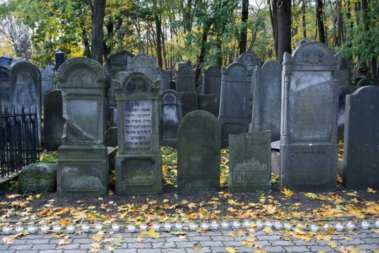 Βεβήλωσαν τουλάχιστον 85 τάφους στο εβραϊκό τμήμα βελγικού νεκροταφείου - Χαρακτηρίζεται «αντισημιτική ενέργεια»