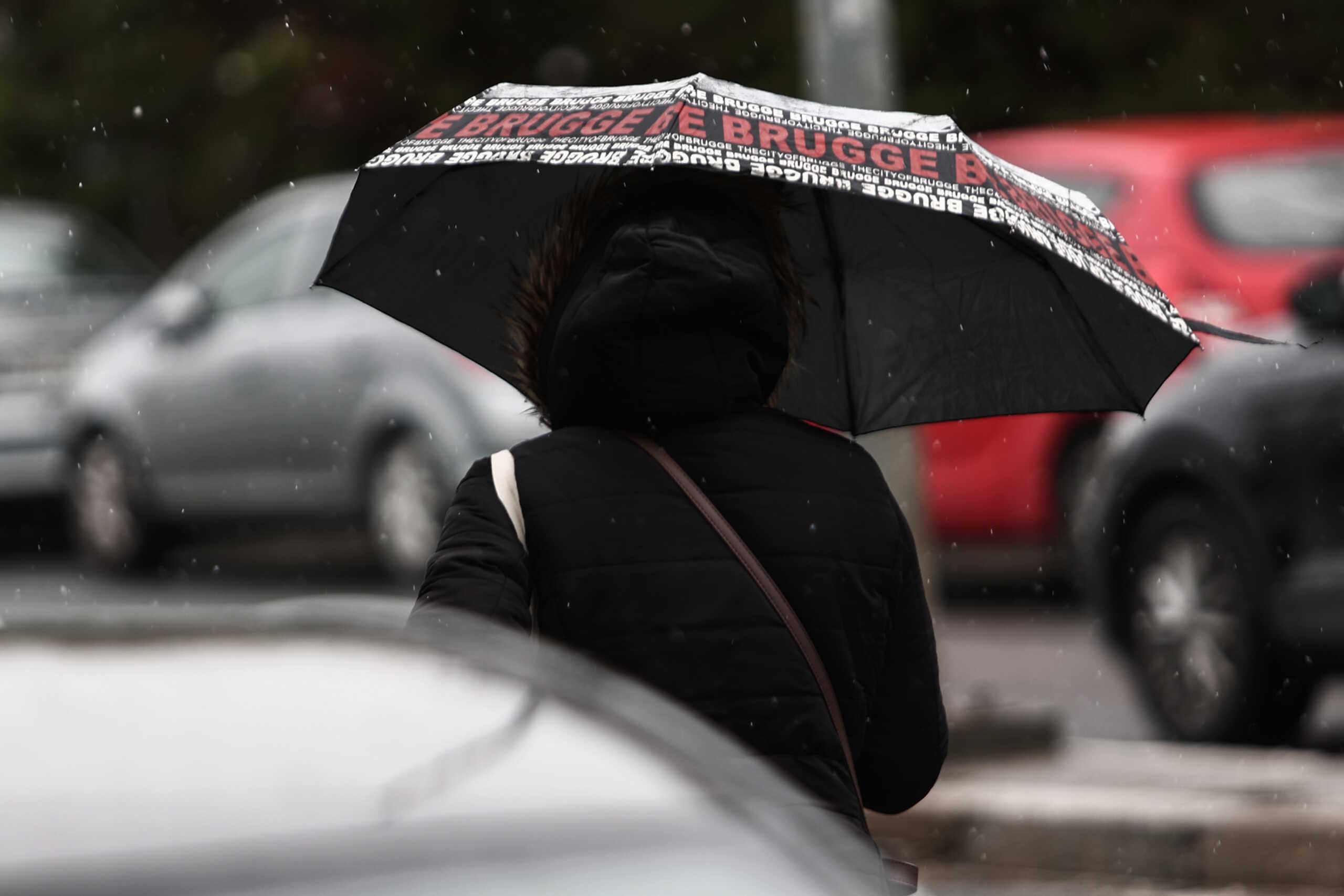Καιρός σήμερα: Χειμωνιάτικος με κρύο και χιόνια σε ορεινά – Καταιγίδες και θυελλώδεις άνεμοι