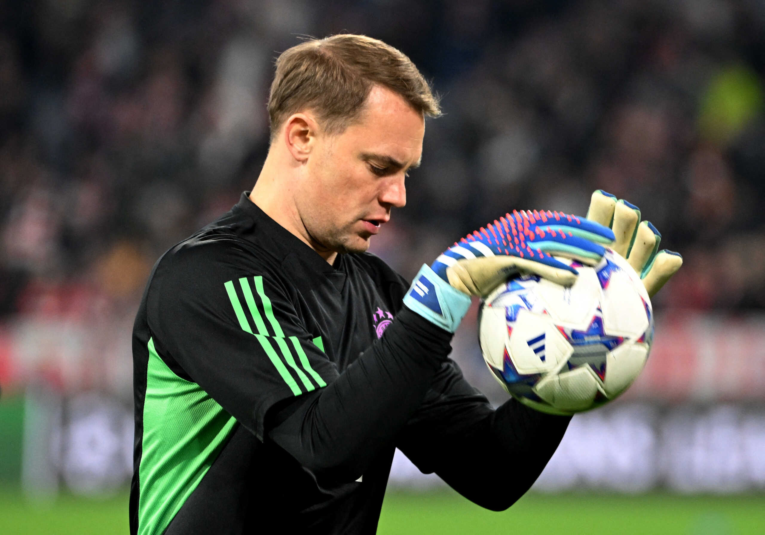 Soccer Football - Champions League - Group A - Bayern Munich v Galatasaray - Allianz Arena, Munich, Germany - November 8, 2023 Bayern Munich's Manuel Neuer during the warm up before the match REUTERS