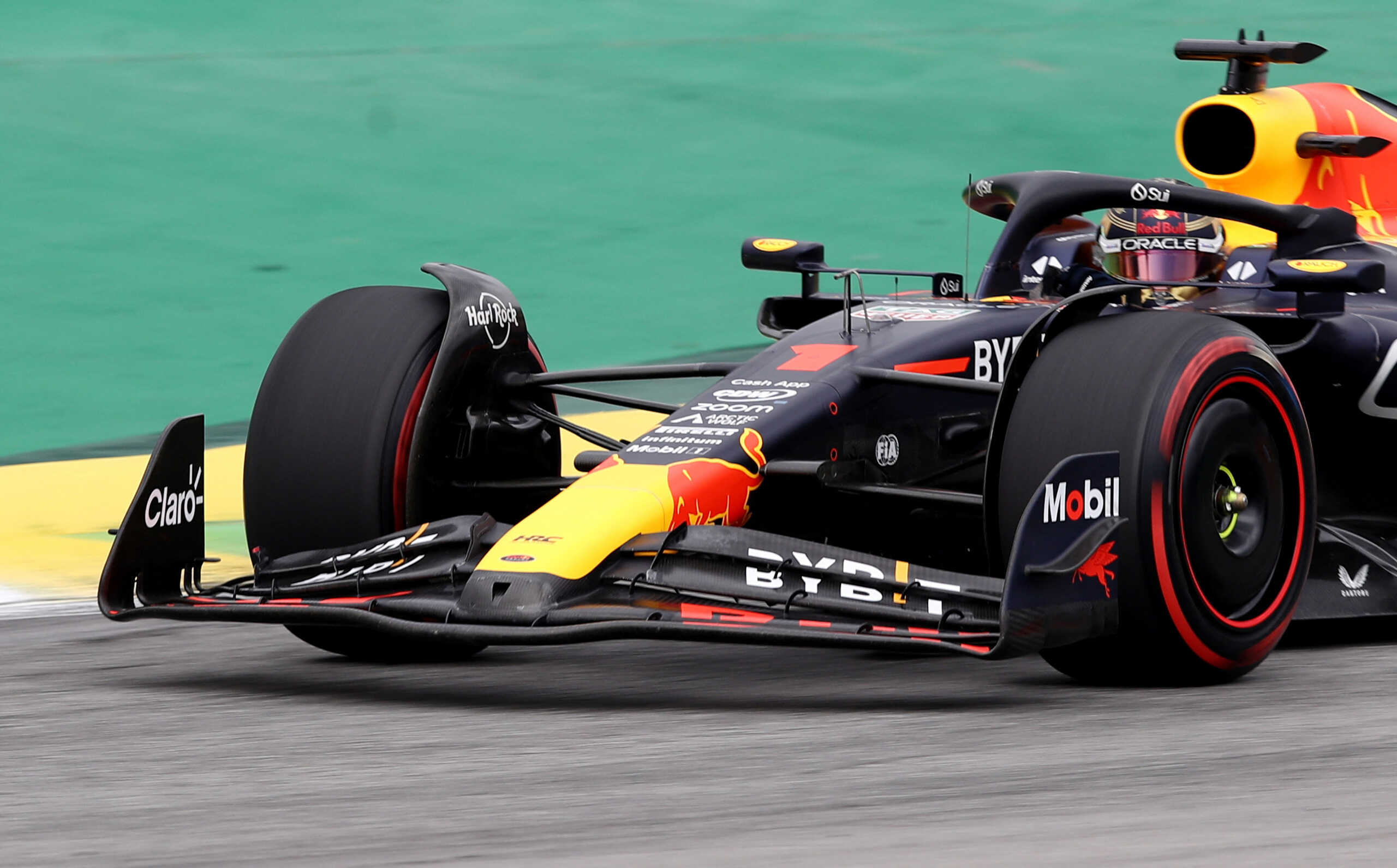 Formula 1: Ο Μαξ Φερστάπεν πήρε την pole position στη Βραζιλία πριν έρθει η βροχή