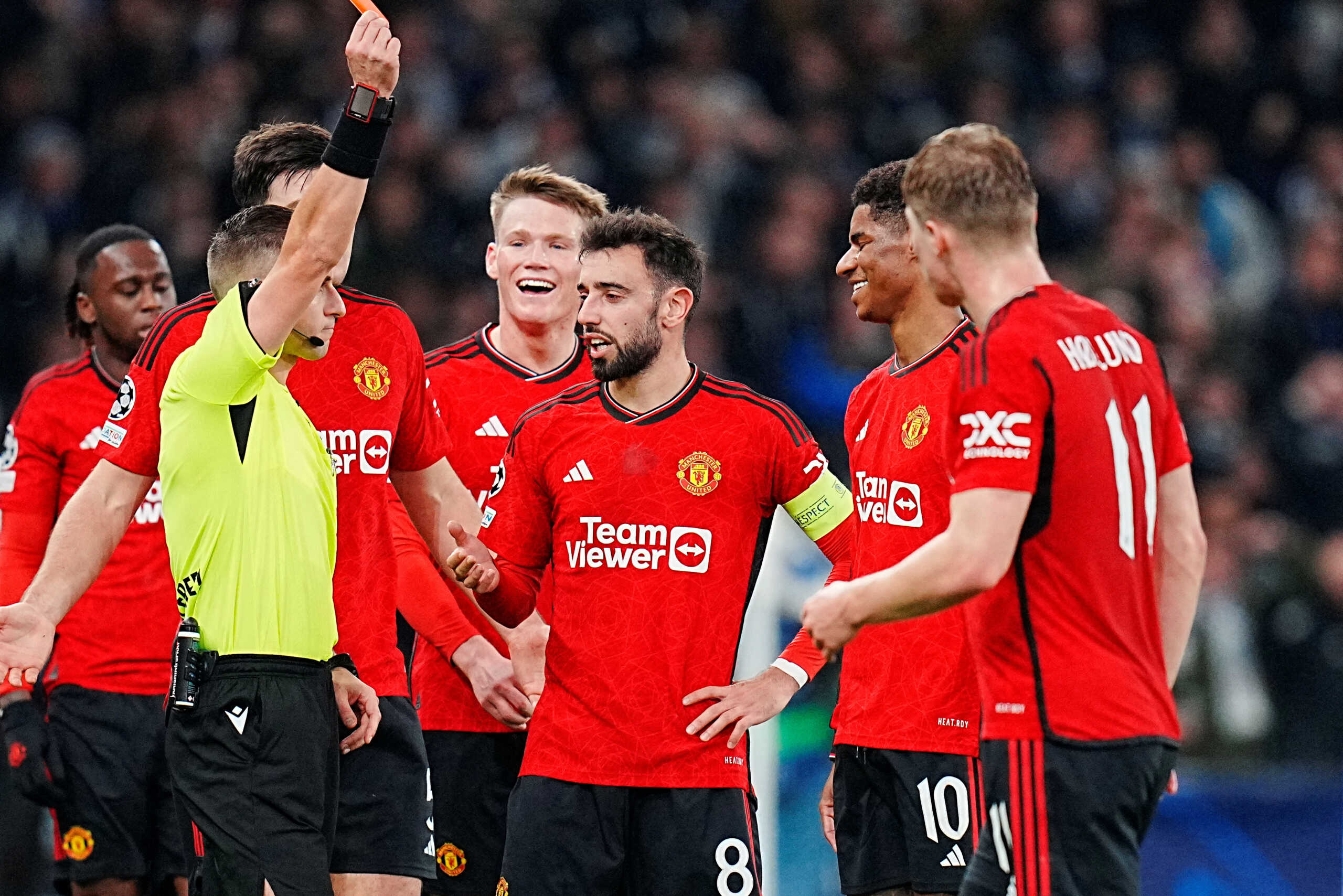 Soccer Football - Champions League - Group A - FC Copenhagen v Manchester United - Telia Parken, Copenhagen, Denmark - November 8, 2023 Manchester United's Marcus Rashford is shown a red card by referee Referee Donatas Rumsas Liselotte Sabroe