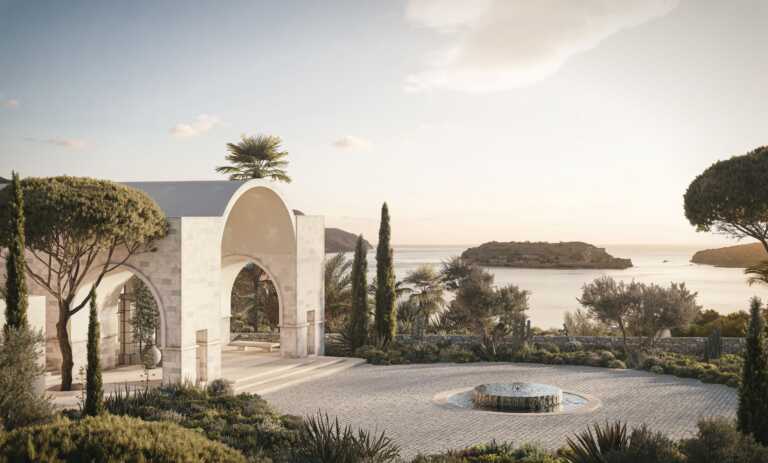 Ξενοδοχειακό deal στην Κρήτη: Η διεθνής Rosewood αποκτά το εμβληματικό Blue Palace, ιδιοκτησίας Σμπώκου στην Ελούντα