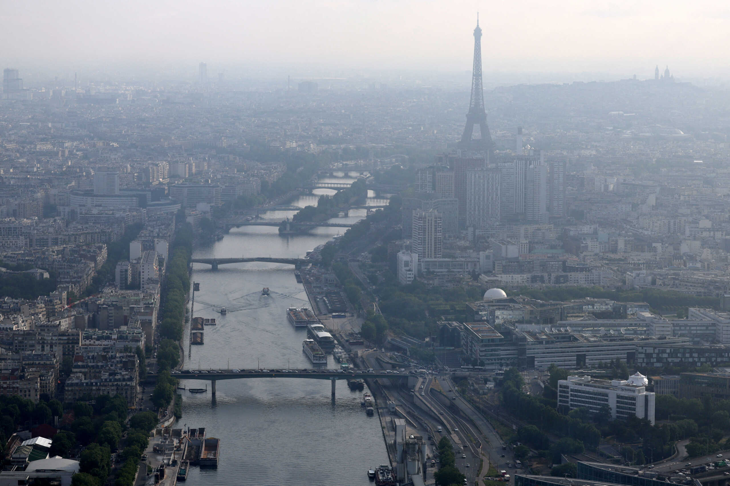 Παρίσι: Η δήμαρχος υπόσχεται να βουτήξει στον Σηκουάνα τον Ιούλιο, λίγο πριν τους Ολυμπιακούς Αγώνες
