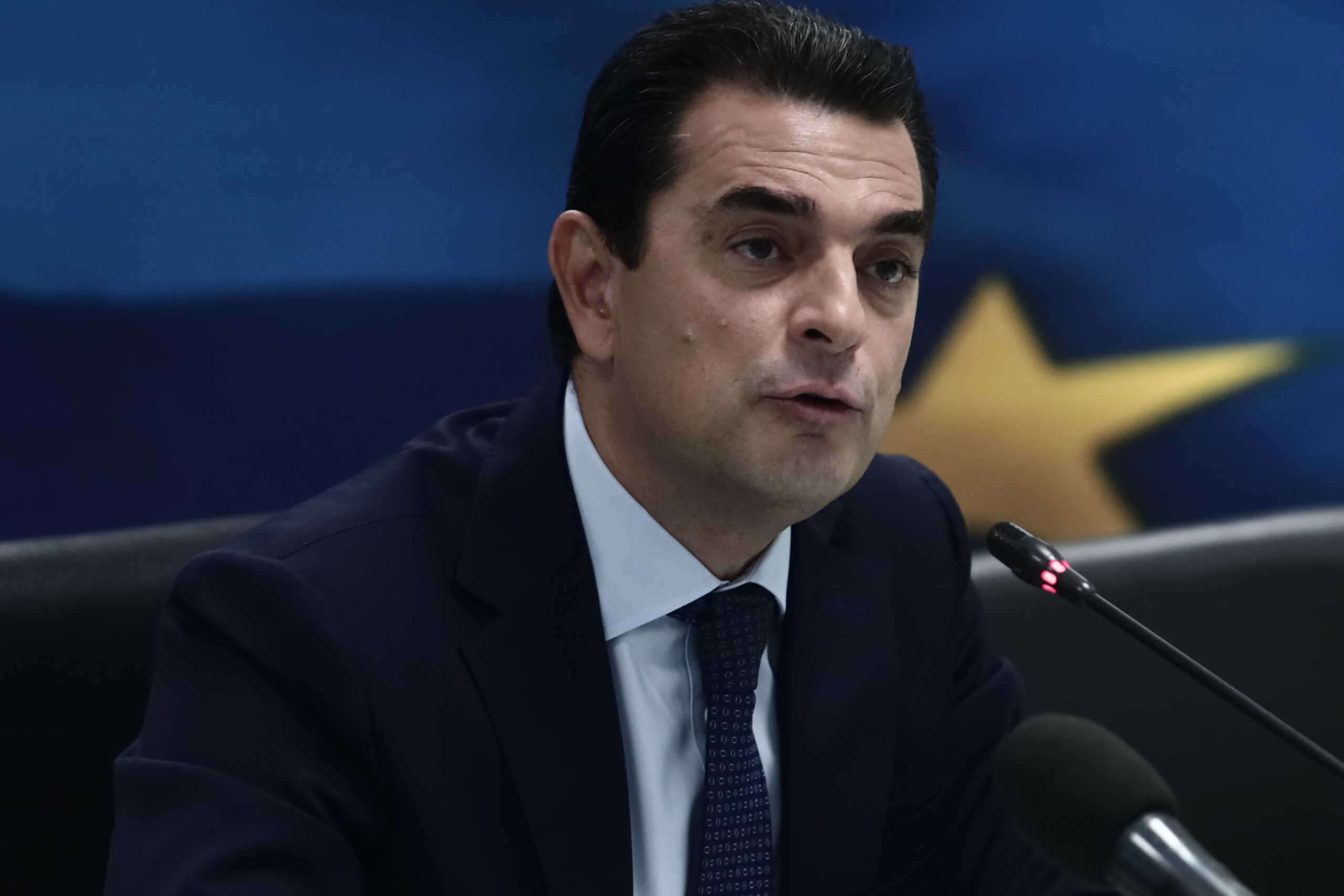 Συνέντευξη τύπου από τον υπουργό Ανάπτυξης Κώστα Σκρέκα προκειμένου να εξειδικεύσει τα μέτρα για την προστασία των καταναλωτών, την εύρυθμη λειτουργία της αγοράς και την αντιμετώπιση αθέμιτων εμπορικών πρακτικών και κρουσμάτων κερδοσκοπίας, Τετάρτη 20 Σεπτεμβρίου 2023. Στην συνέντευξη συμμετείχαν οι υφυπουργοί, Μάξιμος Σενετάκης και Άννα Μάνη - Παπαδημητρίου, ο Γενικός Γραμματέας Εμπορίου και Προστασίας του Καταναλωτή, Σωτήρης Αναγνωστόπουλος και ο Διοικητής της Διϋπηρεσιακής Μονάδας Ελέγχου της Αγοράς (ΔΙΜΕΑ), Χαράλαμπος Μελισσινός.
(ΚΩΣΤΑΣ ΤΖΟΥΜΑΣ